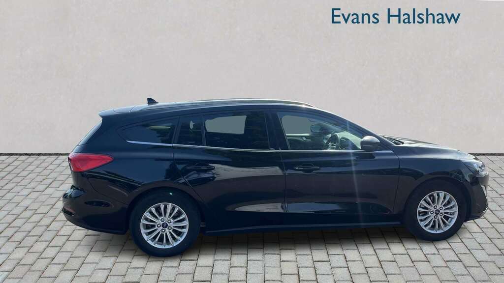 Ford Focus 1.0 Ecoboost 125 Titanium 2019 Black #2