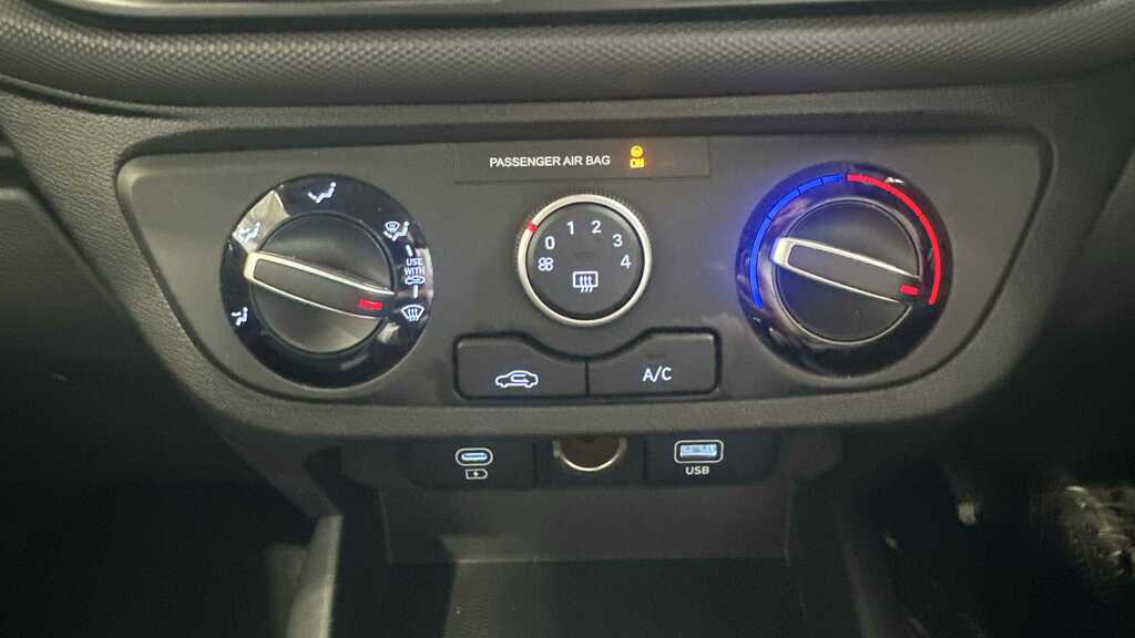 Hyundai I10 1.0 63 Advance Nav Red #14