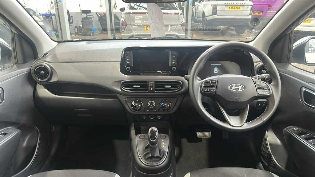 Hyundai I10 1.0 63 Advance Nav Red #9