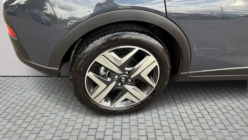 Hyundai Bayon Premium White #13