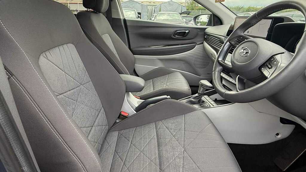 Hyundai Bayon 1.0 Tgdi 48V Mhev Ultimate Dct 2023 Grey #4