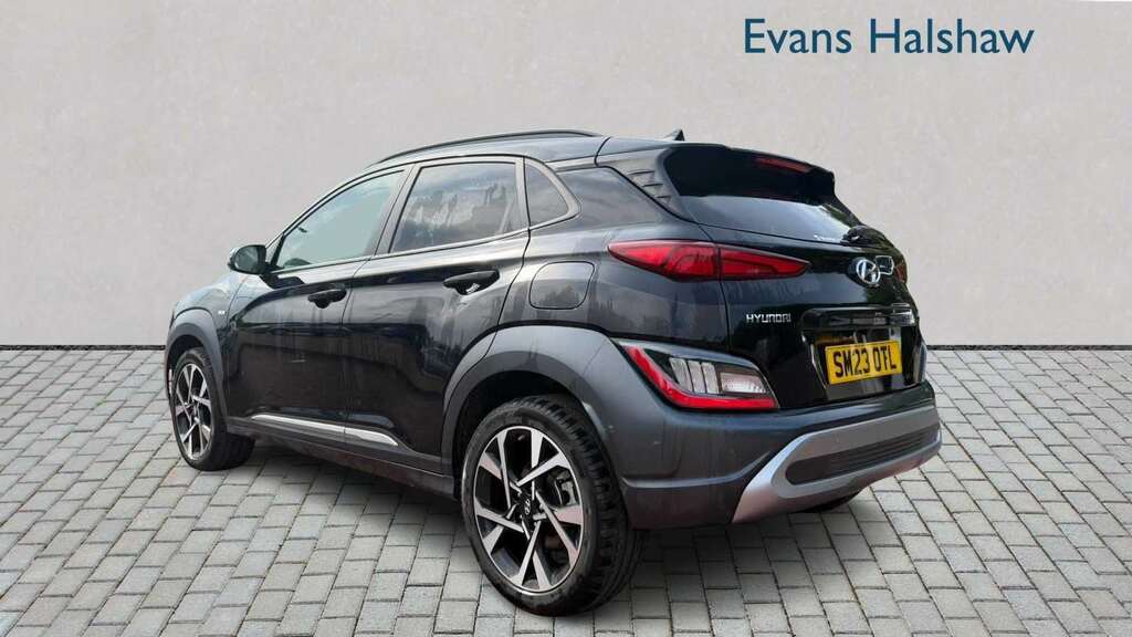 Hyundai Kona 1.0 Tgdi 48V Mhev Premium 2023 Black #4