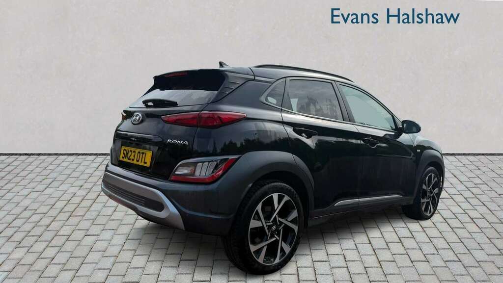 Hyundai Kona 1.0 Tgdi 48V Mhev Premium 2023 Black #3