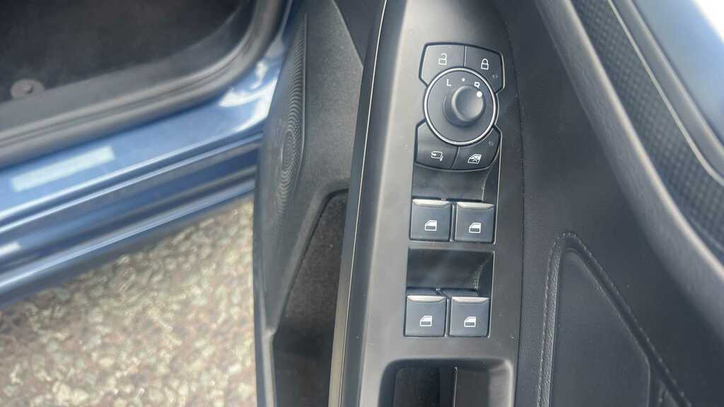 Ford Focus 1.0 Ecoboost Hybrid Mhev 155 St-line Black #21