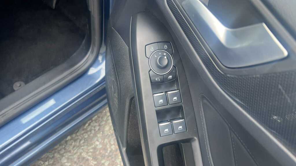 Ford Focus 1.0 Ecoboost Hybrid Mhev 155 St-line Black #19
