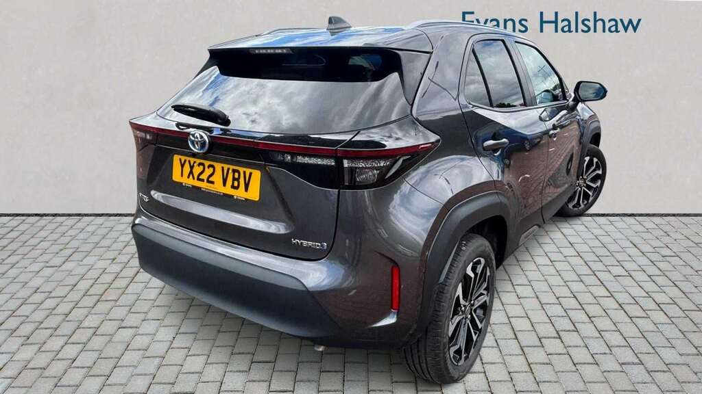 Toyota Yaris Cross 1.5 Hybrid Design Cvt 2022 Grey #4