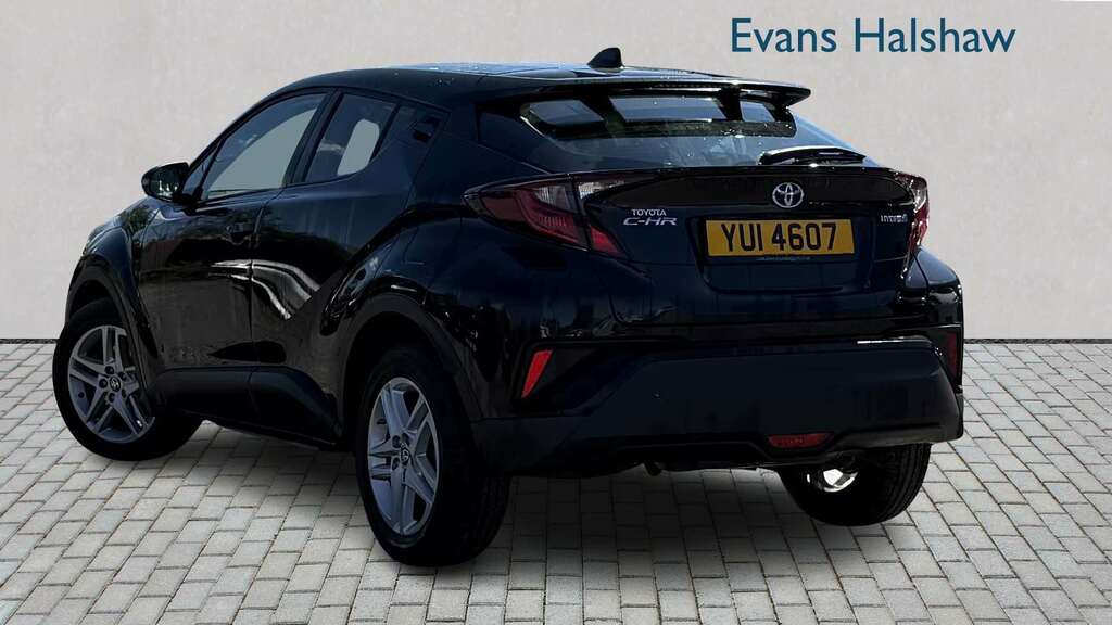 Toyota C-Hr 1.8 Hybrid Icon Cvt 2022 Black #2