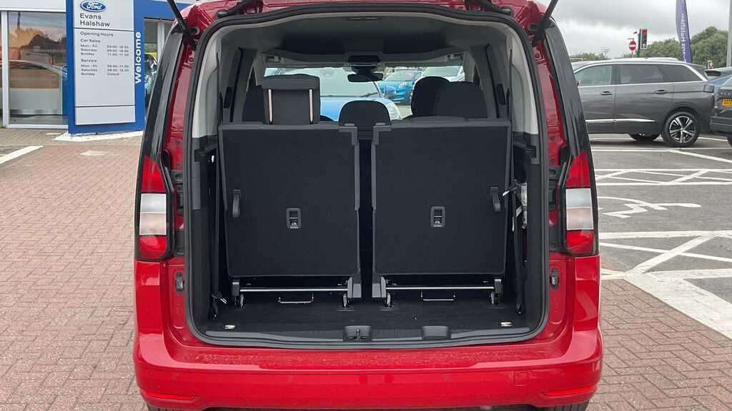 Ford Tourneo Connect 2.0 Ecoblue Titanium 2023 Red #6