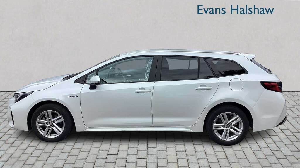 Suzuki Swace 1.8 Hybrid Motion Cvt 2023 White #2