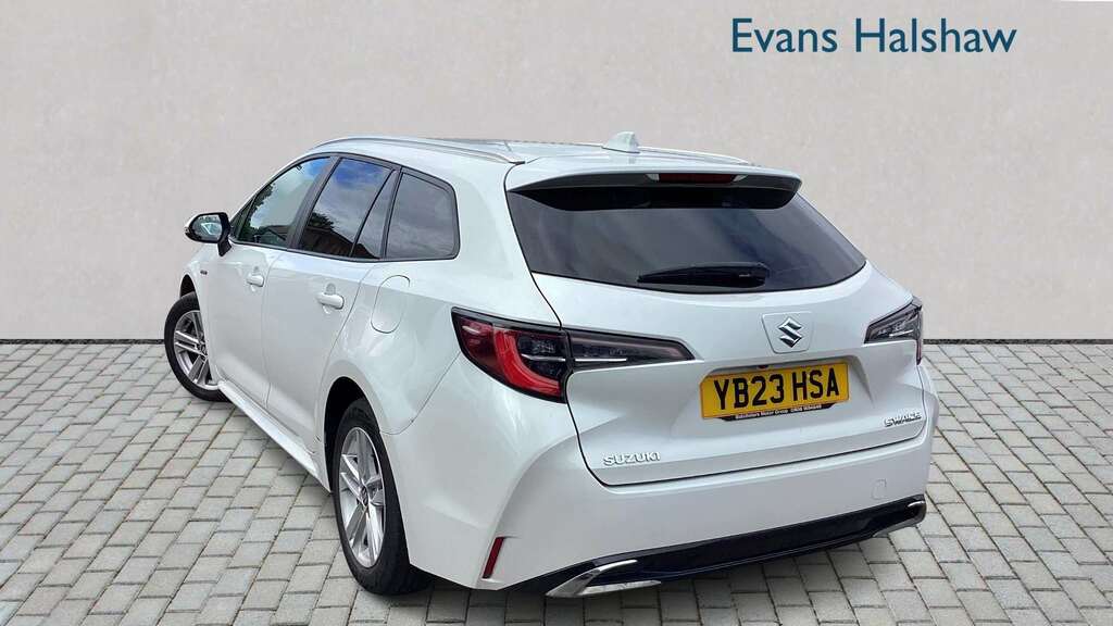 Suzuki Swace 1.8 Hybrid Motion Cvt 2023 White