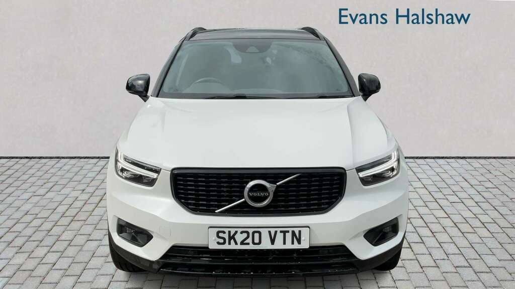 Volvo XC40 1.5 T3 163 R Design 2020 White #4