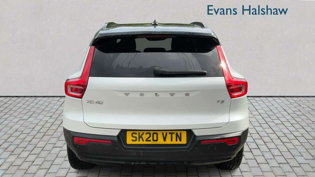 Volvo XC40 1.5 T3 163 R Design 2020 White #5