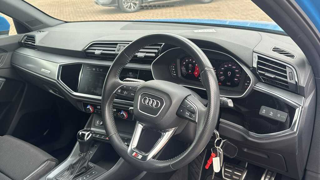 Audi Q3 Q3 S Line Vorsprung 35 Tfsi S-a Black #3