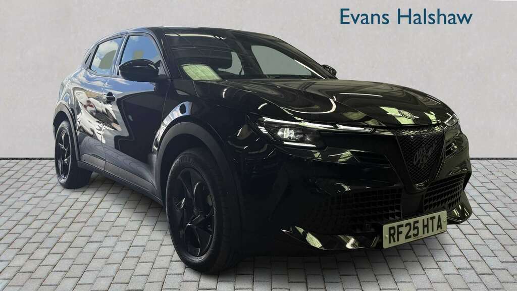 Alfa Romeo Junior 1.2 Turbo Ibrida 2025 Black