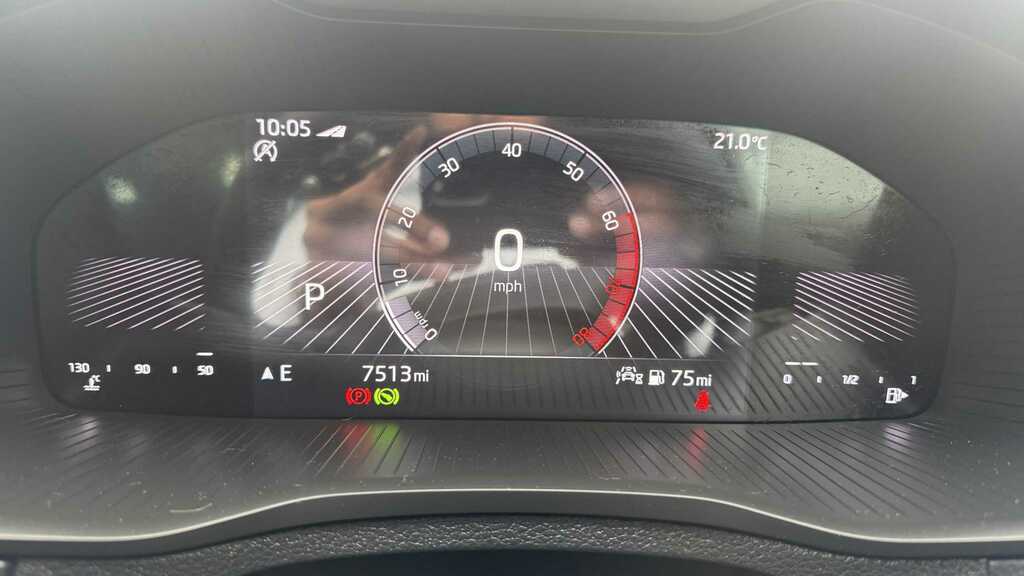 Skoda Karoq 1.5 Tsi Sportline Dsg 2023 Black #5