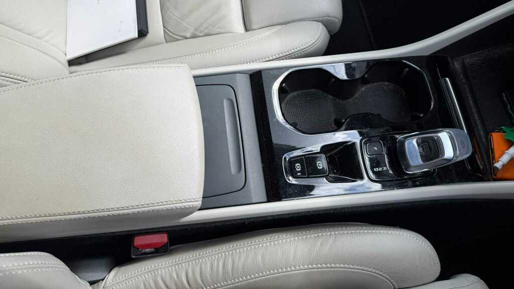 Volvo XC40 Plus, B3 Mild Hybrid, Dark Satnav, Dab, Bl Blue #17