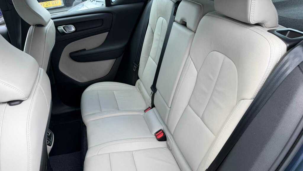 Volvo XC40 Plus, B3 Mild Hybrid, Dark Satnav, Dab, Bl Blue #11