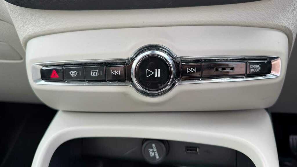 Volvo XC40 Plus, B3 Mild Hybrid, Dark Satnav, Dab, Bl Blue #21