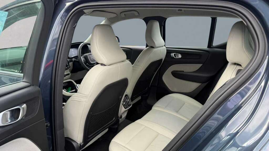 Volvo XC40 Plus, B3 Mild Hybrid, Dark Satnav, Dab, Bl Blue #12