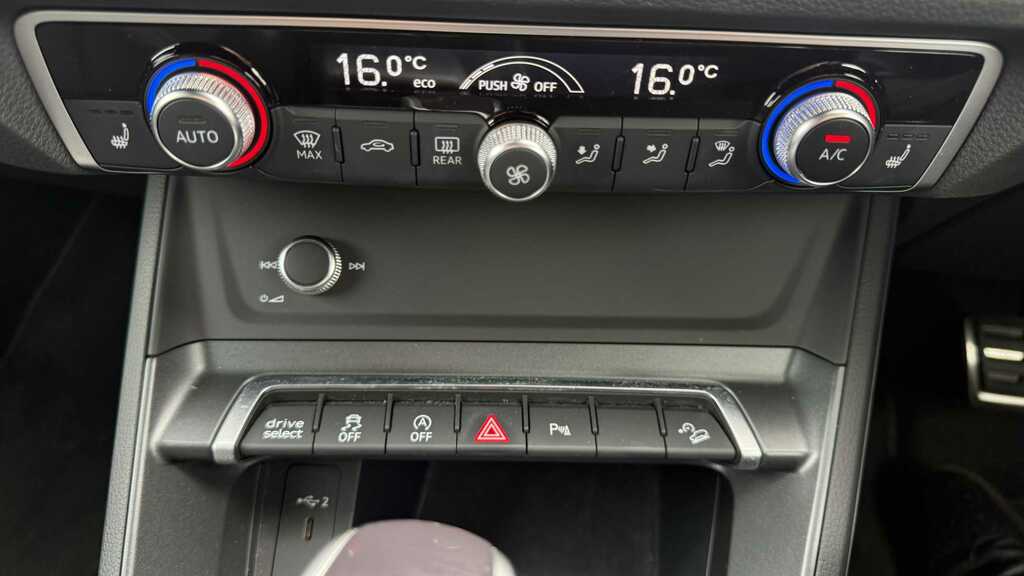Audi Q3 35 Tfsi Black Edition Comfortsound Pack Black #13
