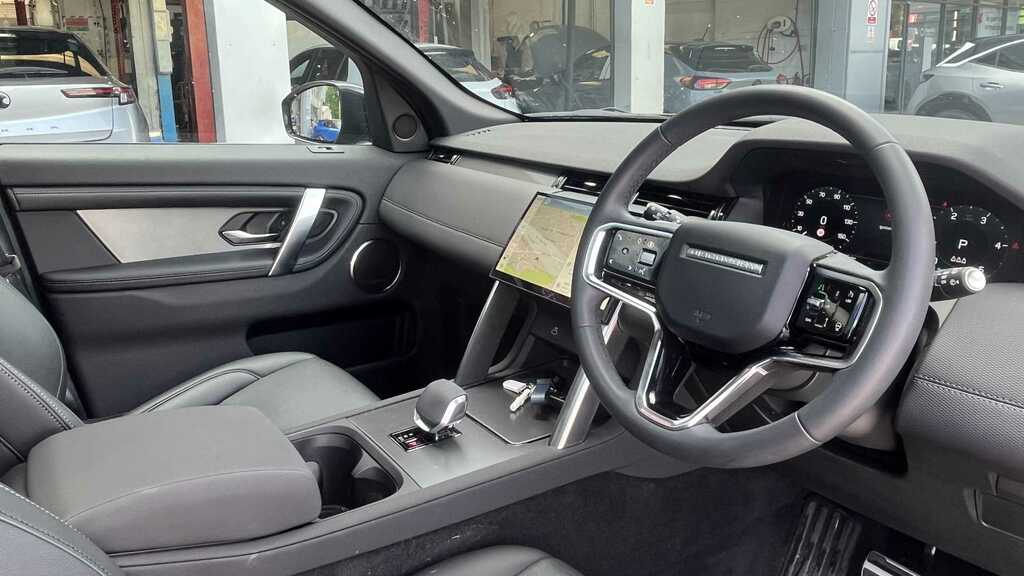 Land Rover Discovery Sport 2.0 D200 Dynamic Se 5 Seat 2024 Black #6