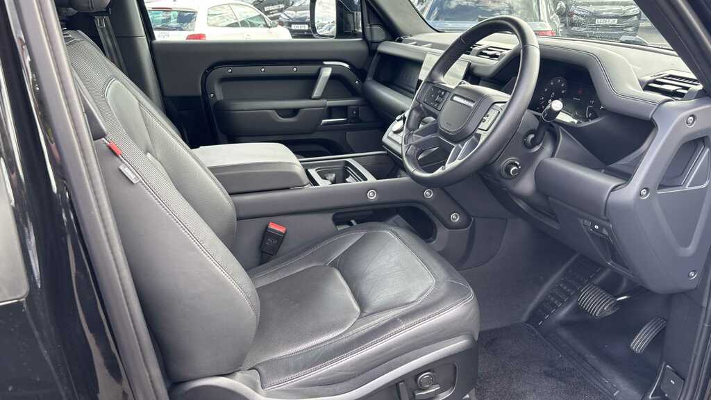 Land Rover Defender 90 3.0 D250 X-dynamic Hse 90 2024 Black #2