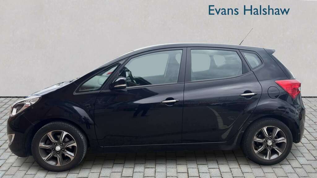 Hyundai Ix20 1.6 Crdi Blue Drive Se 2015 Black #3