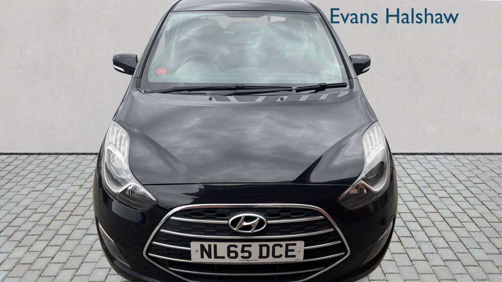 Hyundai Ix20 1.6 Crdi Blue Drive Se 2015 Black #4
