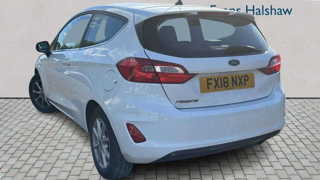 Ford Fiesta 1.1 Zetec 2018 White #2