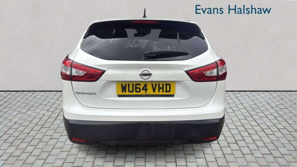 Nissan Qashqai Acenta Premium Red #3