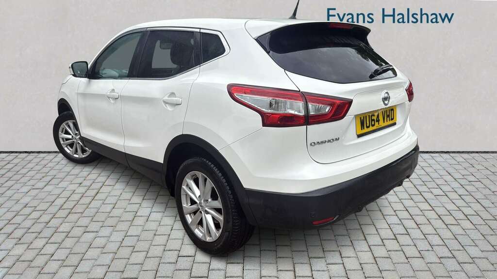 Nissan Qashqai Acenta Premium Red #2