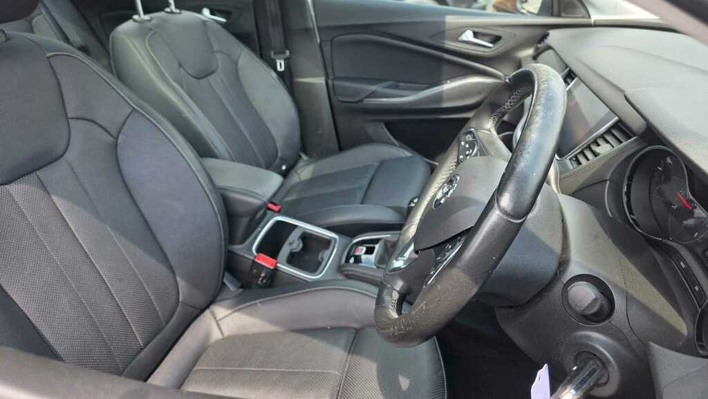 Vauxhall Grandland X Hatchback Purple #9