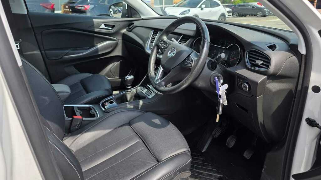 Vauxhall Grandland X Hatchback Purple #8