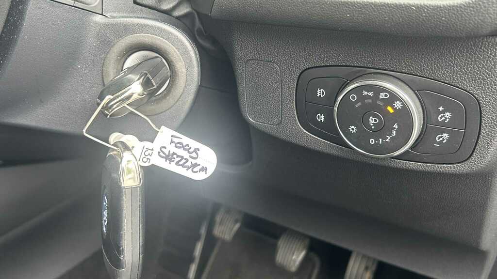 Ford Focus 1.0 Ecoboost Titanium Vignale Blue #13