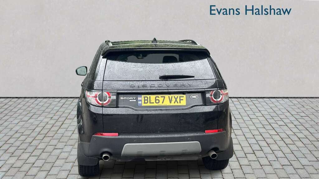 Land Rover Discovery Sport 2.0 Td4 180 Hse Black 2018 Black #5