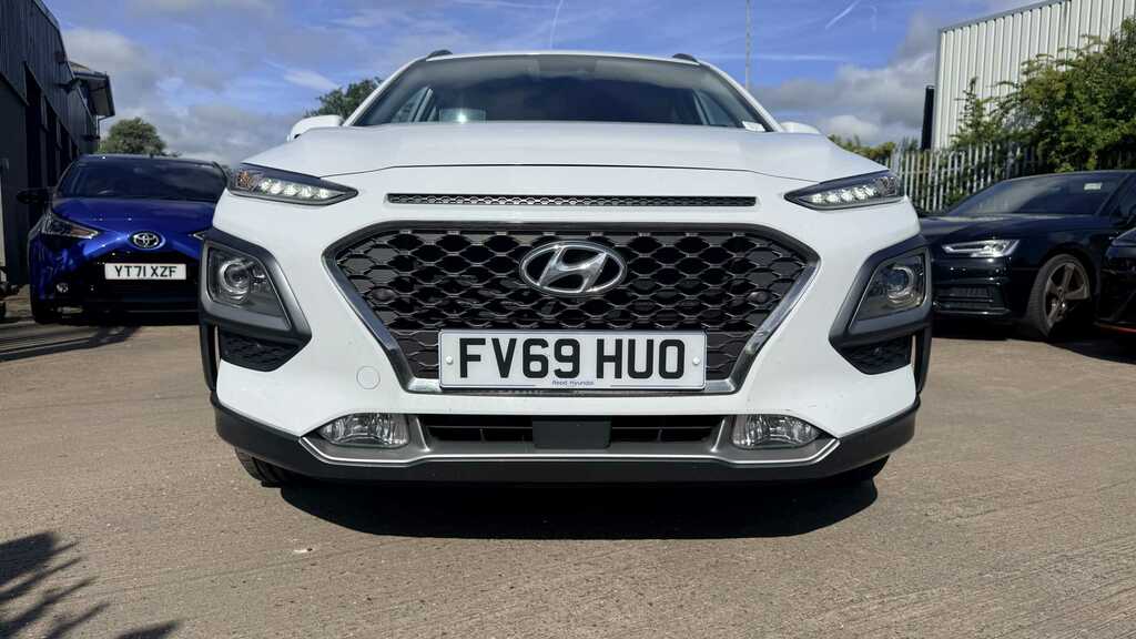 Hyundai Kona 1.6 Gdi Hybrid Premium Se Dct 2019 White #3