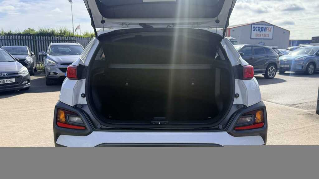 Hyundai Kona 1.6 Gdi Hybrid Premium Se Dct 2019 White #6