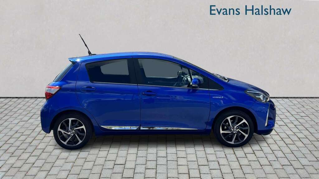 Toyota Yaris Excel Silver #3