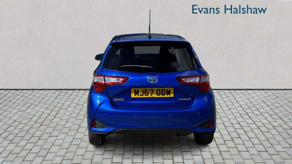 Toyota Yaris Excel Silver #5