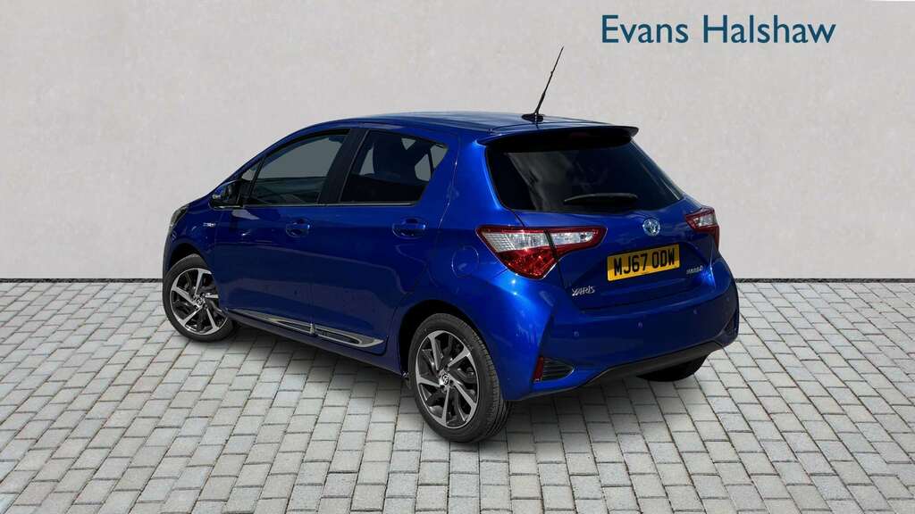 Toyota Yaris Excel Silver #2