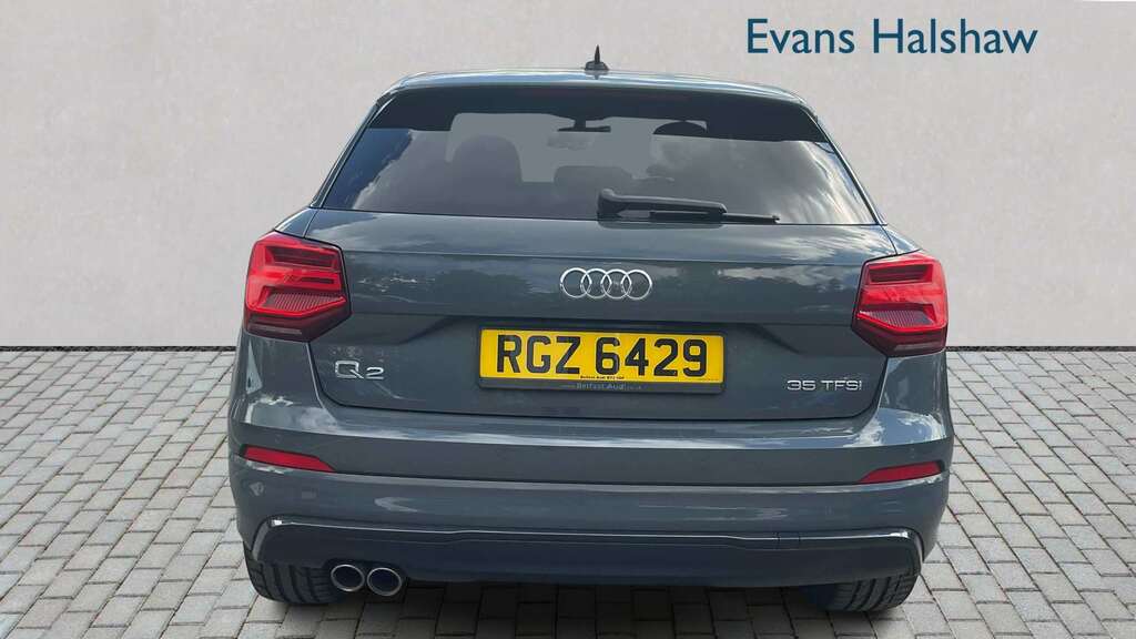 Audi Q2 35 Tfsi Black Edition S Tronic 2019 Grey #4