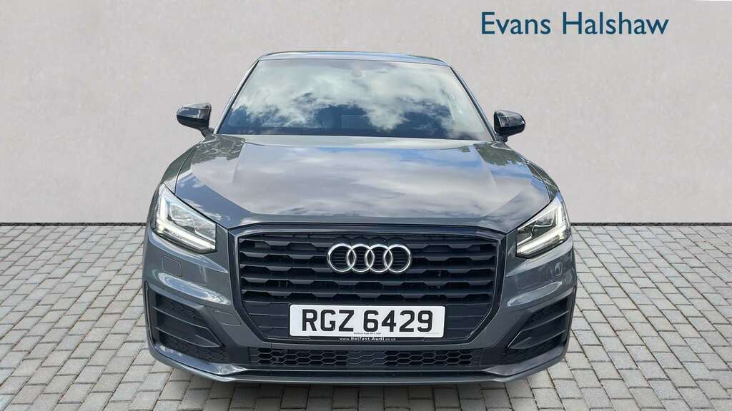 Audi Q2 35 Tfsi Black Edition S Tronic 2019 Grey #3