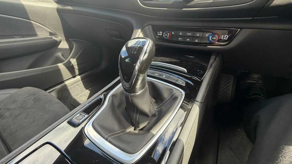 Vauxhall Insignia Sri Premium Red #14