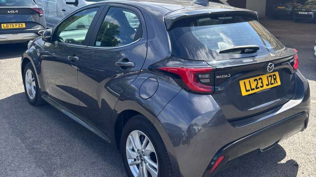 Mazda 2 1.5I Hybrid Agile Cvt 2023 Grey #3