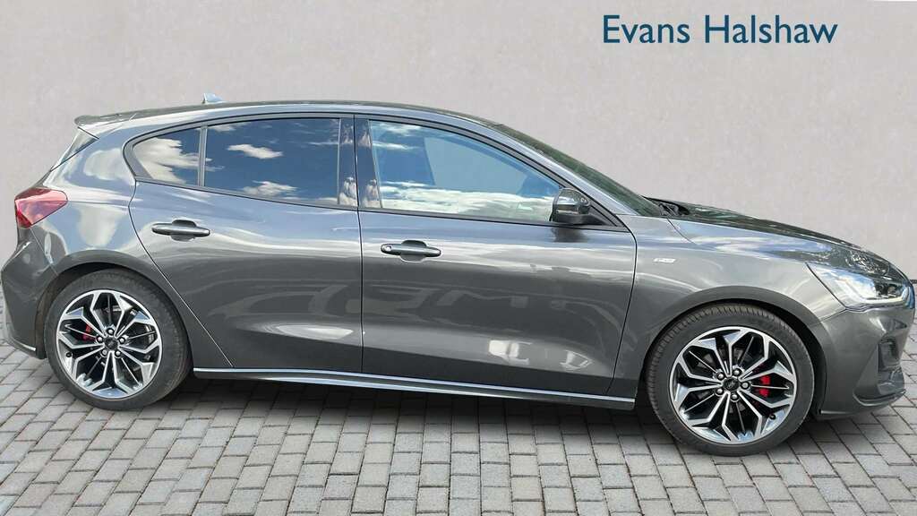 Ford Focus 1.0 Ecoboost St-line X 2023 Grey #4