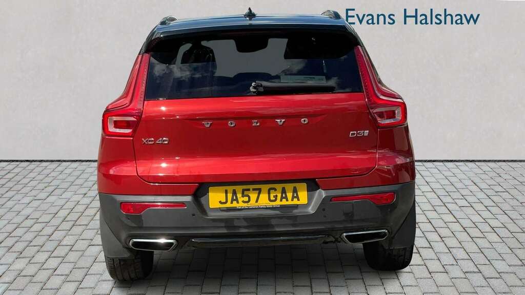Volvo XC40 2.0 D3 R Design Geartronic 2019 Red #4