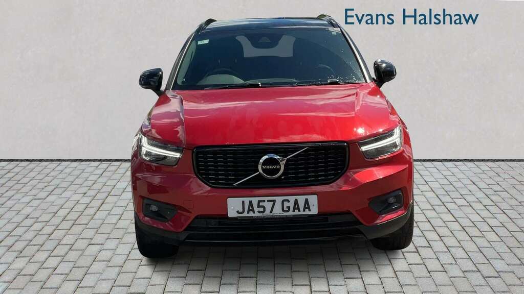 Volvo XC40 2.0 D3 R Design Geartronic 2019 Red #2