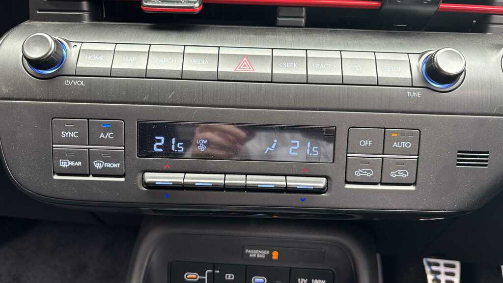 Hyundai Kona Ultimate Black #11