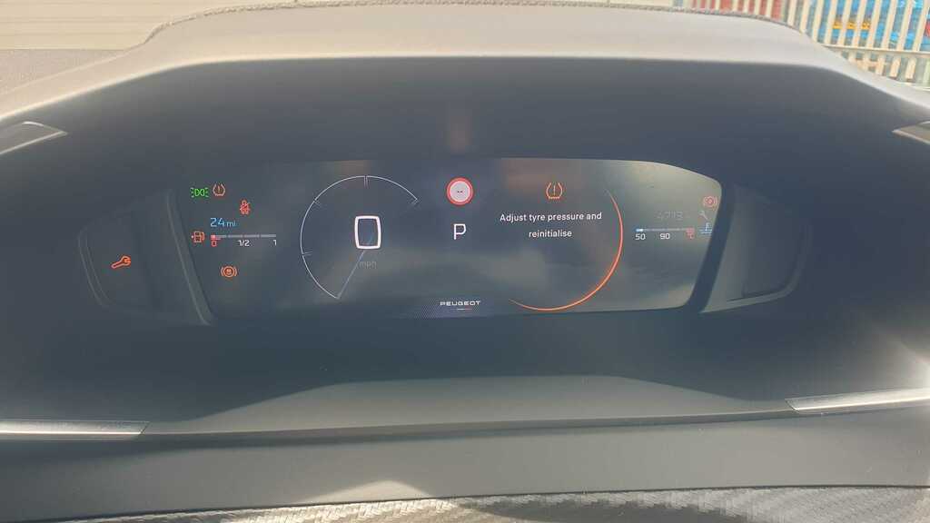Peugeot 2008 1.2 Puretech 130 Allure Grey #14