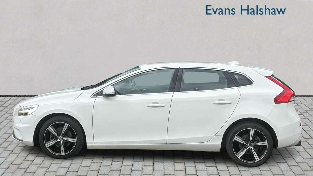 Volvo V40 T2 122 R Design 2017 White #5